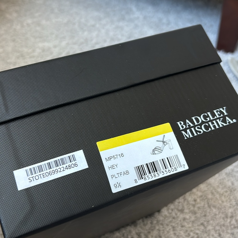 NWT BADGLEY MISCHKA
Hey Block Heel Slingback Sandals - Picture 9 of 9